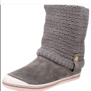 HOLD 3 pairs Simple Brand Boots 9.5 New